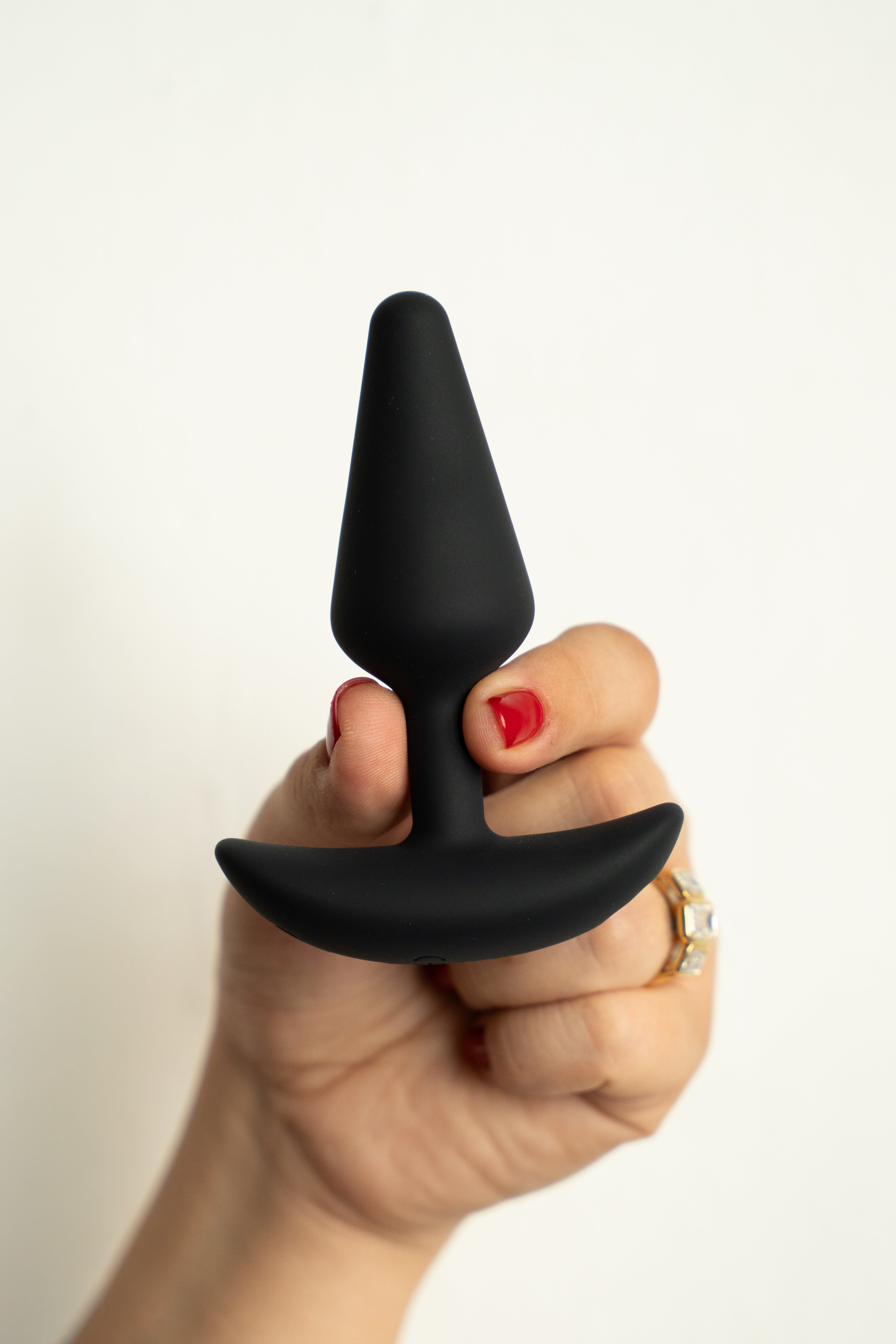 LEVELZ Classic Vibrating Silicone Anal Plug - Small