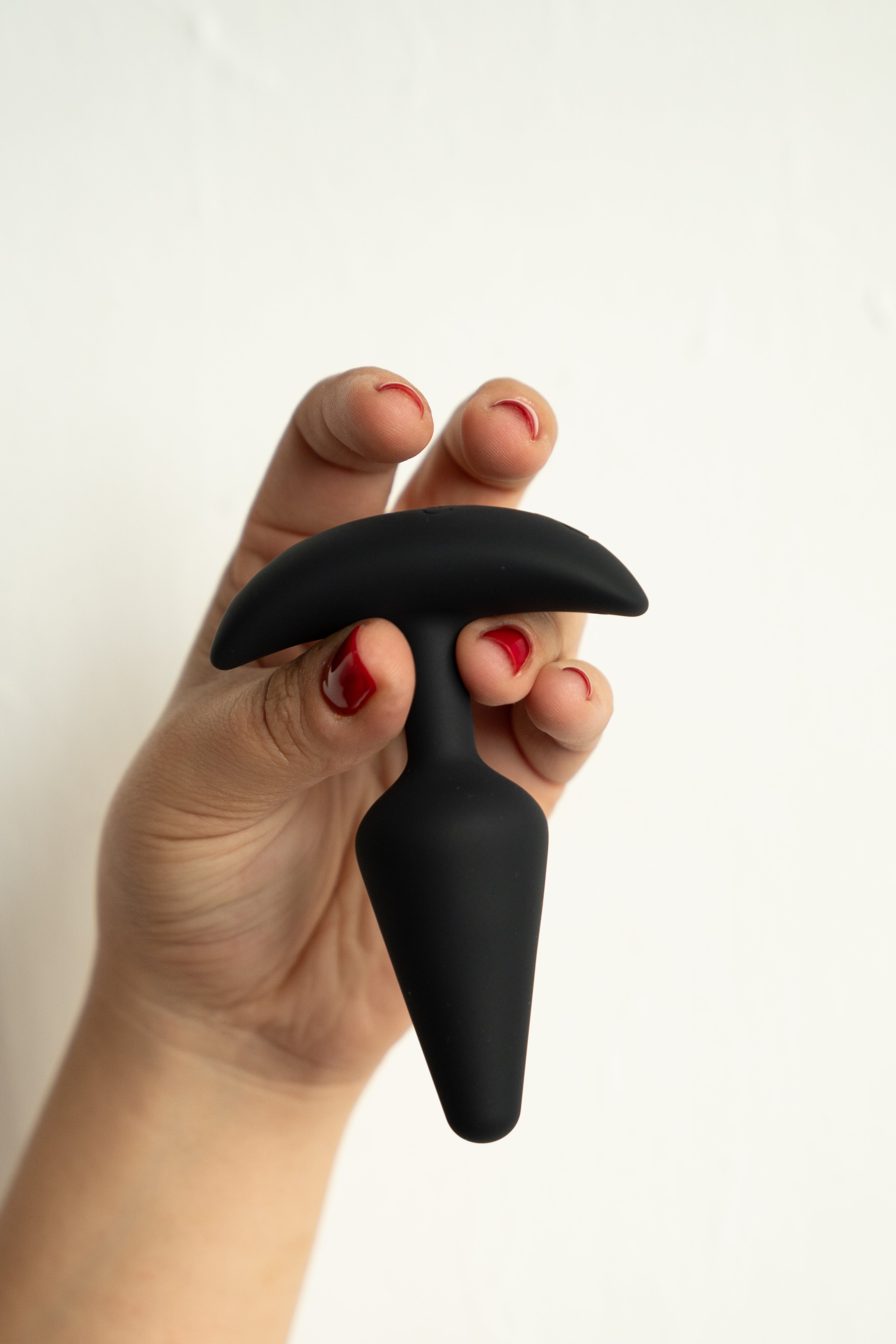 LEVELZ Classic Vibrating Silicone Anal Plug - Small